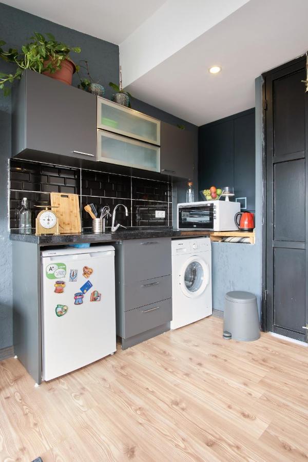 Briva Apartment Истанбул Екстериор снимка