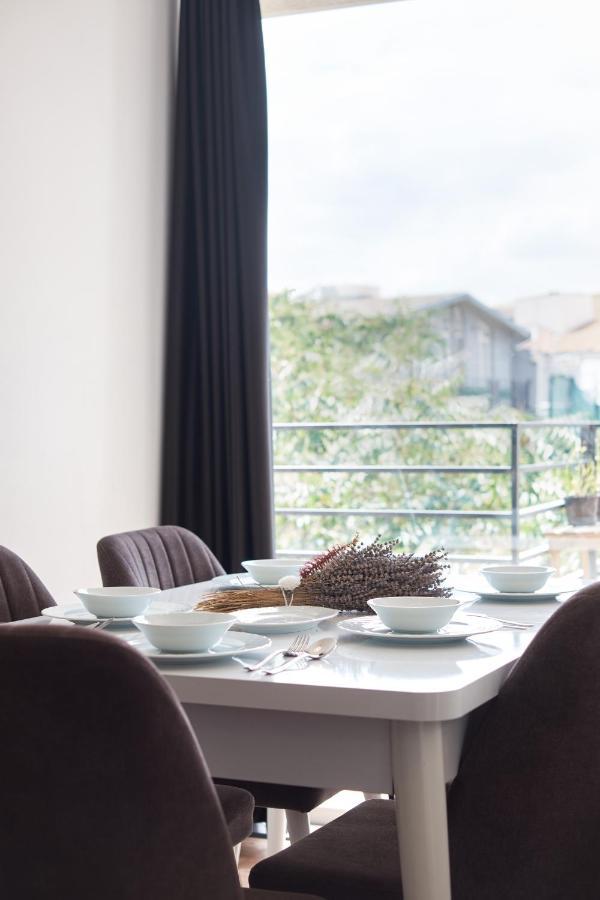 Briva Apartment Истанбул Екстериор снимка